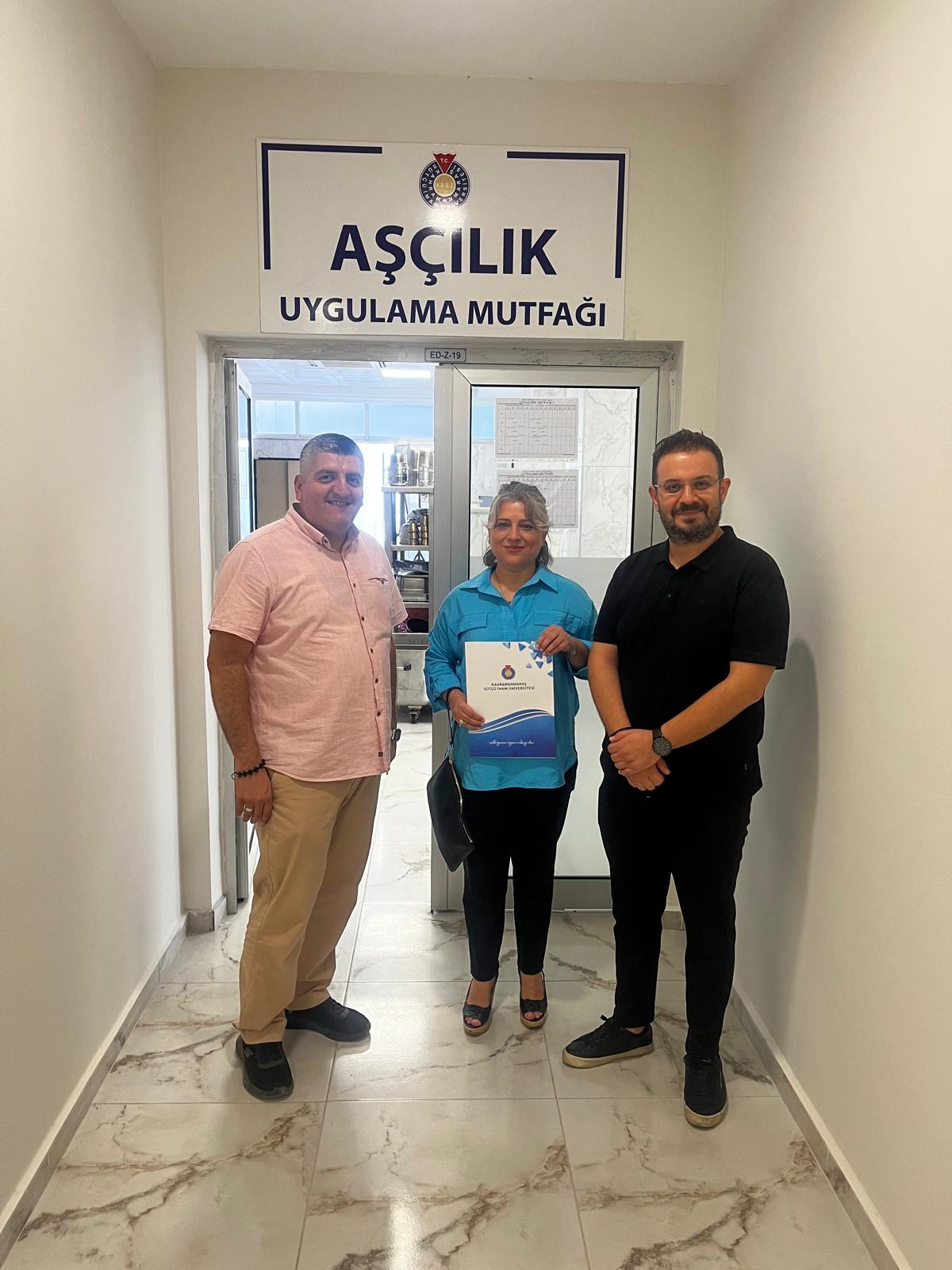 Hayırsever Şule KURTUL ve Dr. Öğr. Üyesi Feza SOLAK TUYGUN'un Aşçılık Programımıza Anlamlı Desteği