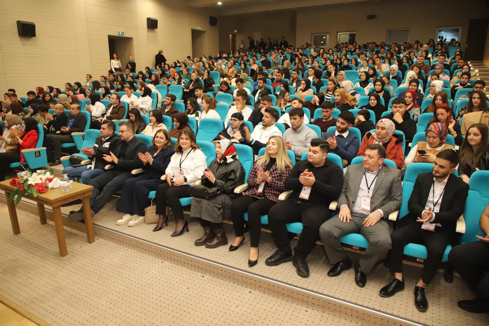 Pazarlama ve Reklamcılık Bölümü Konferans Serisinin İlkini 