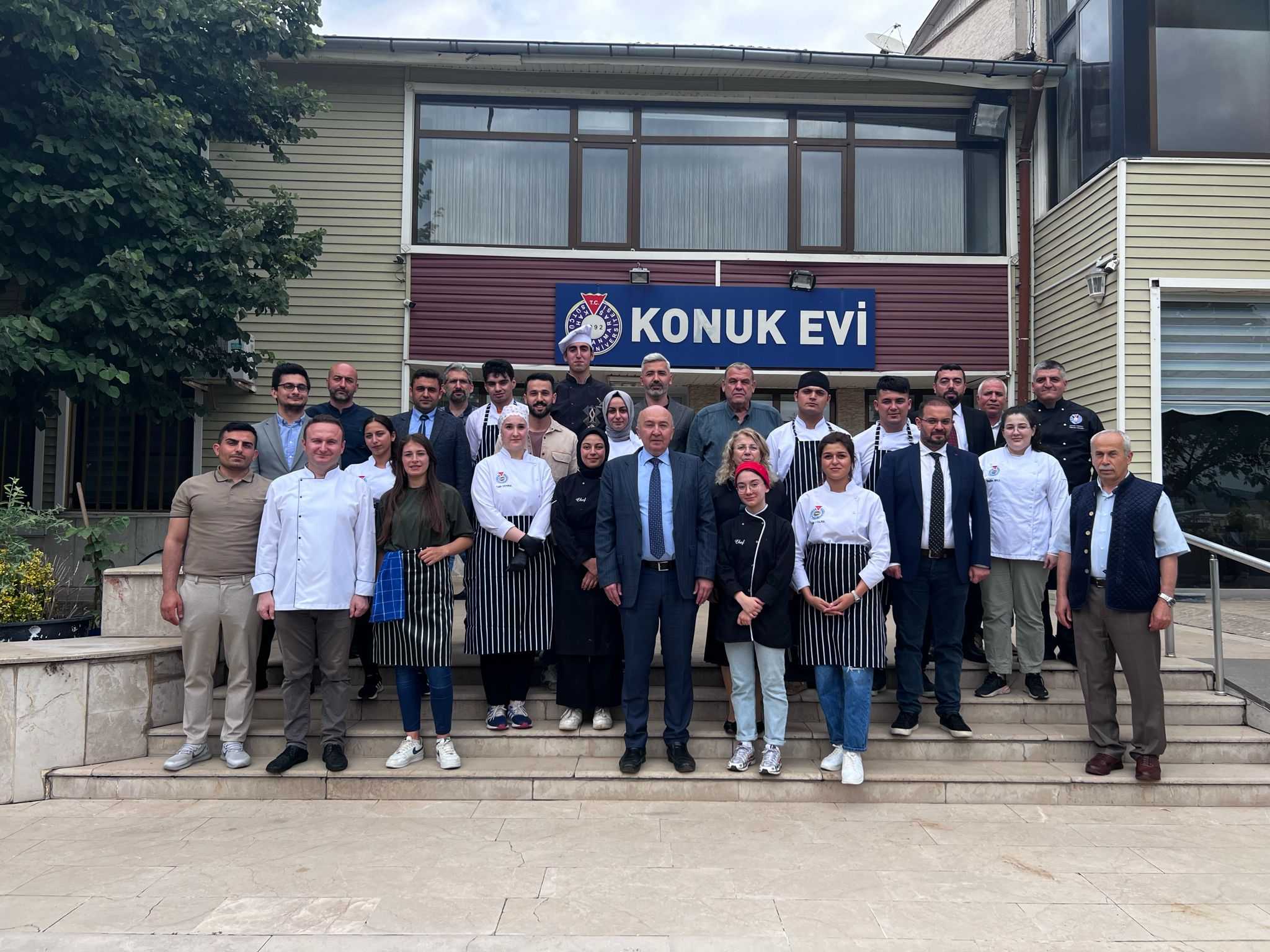 Rektörümüz Prof. Dr. Alptekin YASIM ve Beraberindeki Heyet Aşçılık Programının Uygulama Mutfağını Ziyaret Etti